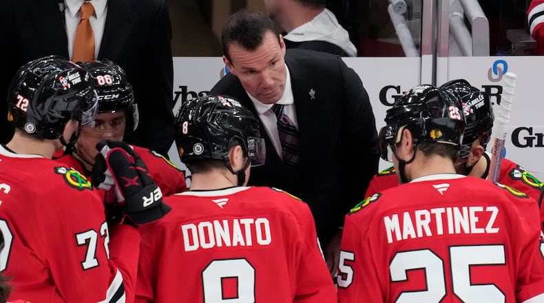 Les Blackhawks de Chicago licencient l'entraîneur-chef Luke Richardson en raison de mauvaises performances